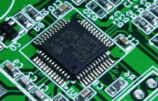 PCB激光打碼的原理及特點
