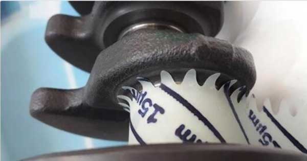 為什么激光精細加工磨料膜對凸輪軸或曲軸如此重要？(圖2)