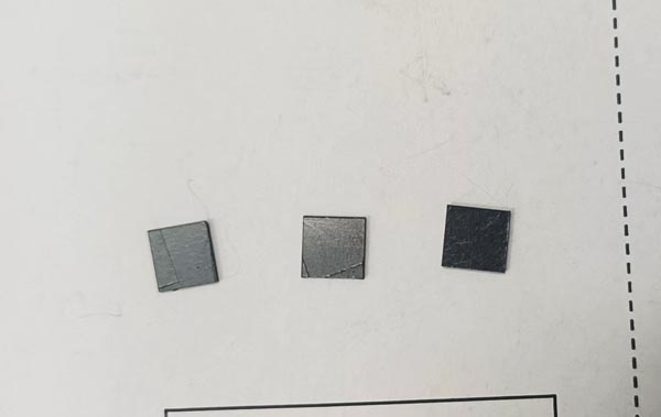 石墨片用什么切割呢？精密激光切割機(jī)！(圖1)